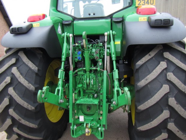 John Deere 7530