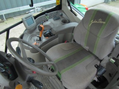 John Deere 7530