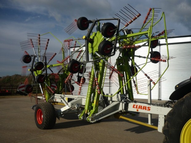 Claas Liner 3500 4 rotor rake