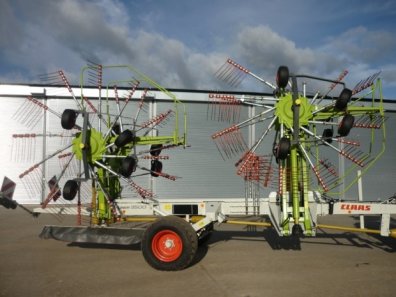 Claas Liner 3500 4 rotor rake