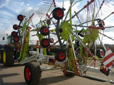 Claas Liner 3500 4 rotor rake