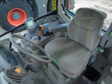 John Deere 7530