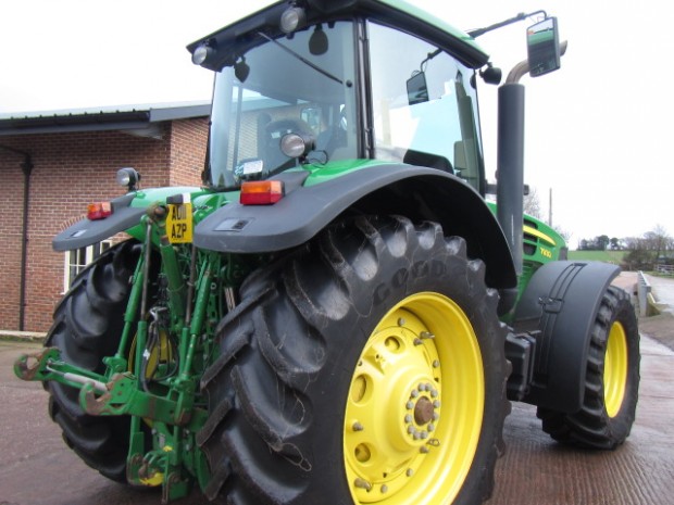 John Deere 7930