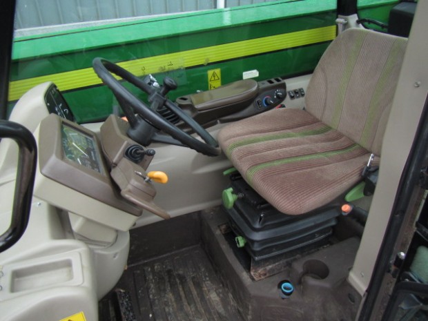John Deere 3415