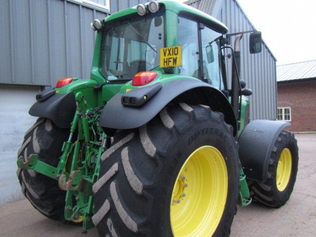 John Deere 7530