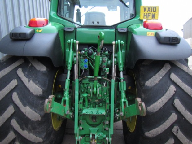 John Deere 7530