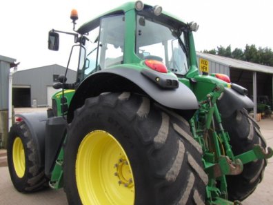 John Deere 7530