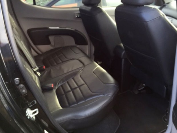 Mitsubishi L200 2.5DI-D Barbarian Pickup 4WD