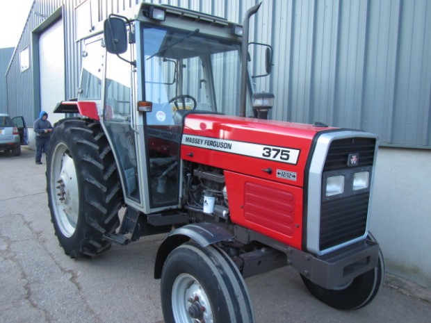 Massey Ferguson 375