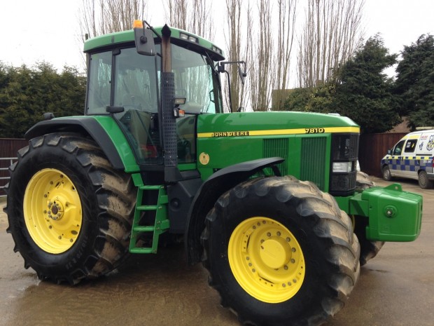 John Deere 7810