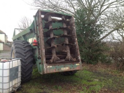 ECE 1500 spreader