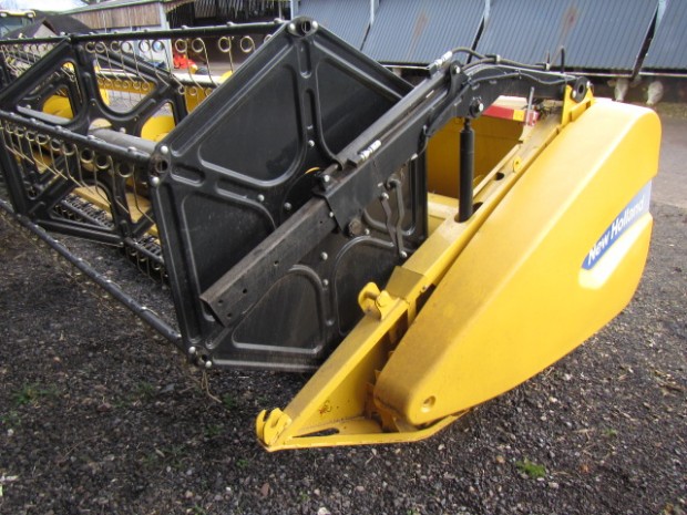 New Holland 30ft heavy duty Varifeed header
