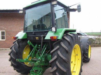 John Deere 3040