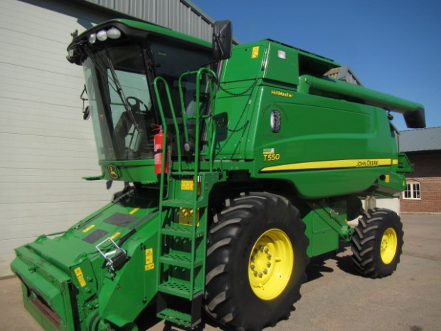 John Deere T550 Hillmaster