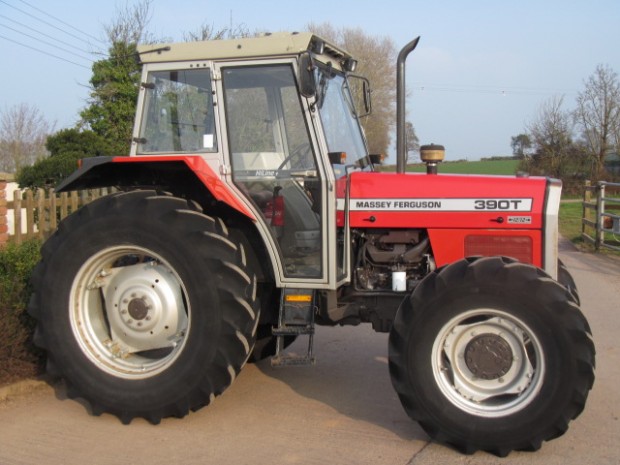 Massey Ferguson 390T