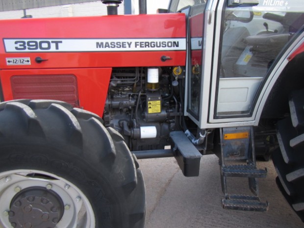 Massey Ferguson 390T