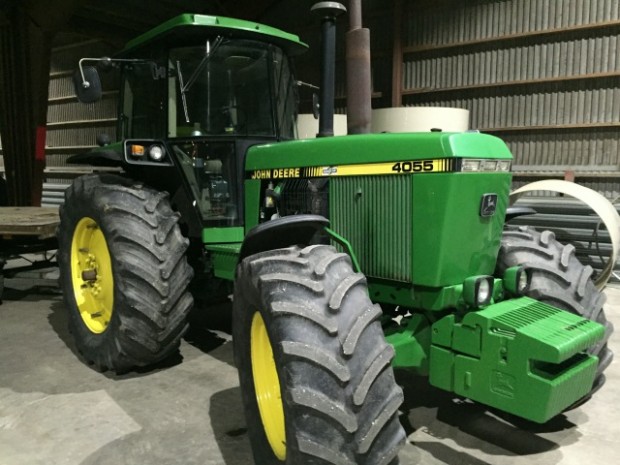 John Deere 4055