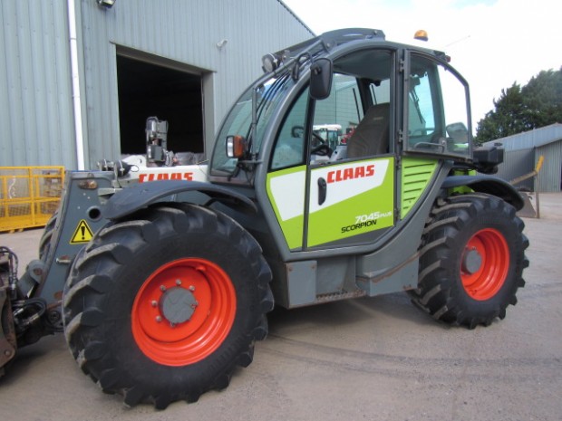 Claas 7045 Plus