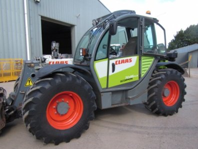 Claas 7045 Plus