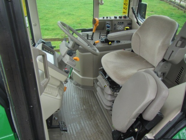 John Deere 6150M