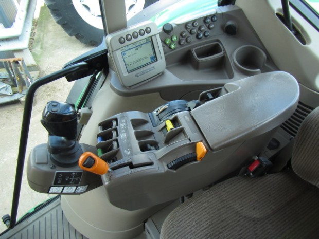 John Deere 6930