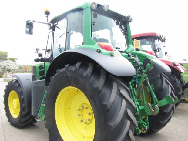 John Deere 6930