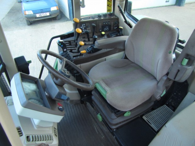 John Deere 6310