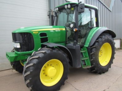 John Deere 6830
