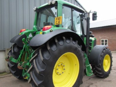 John Deere 6830