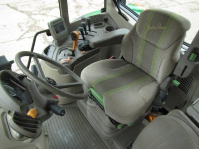 John Deere 6830