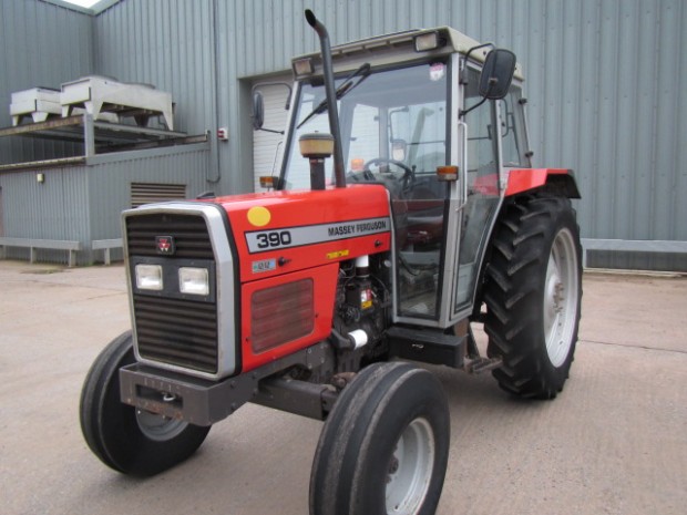 Massey Ferguson 390