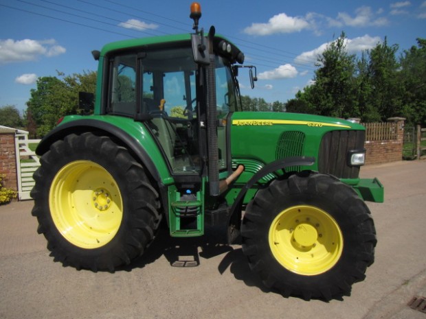 John Deere 6320