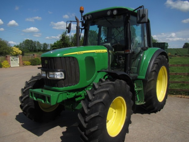 John Deere 6320