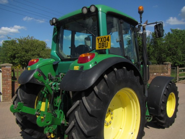 John Deere 6320