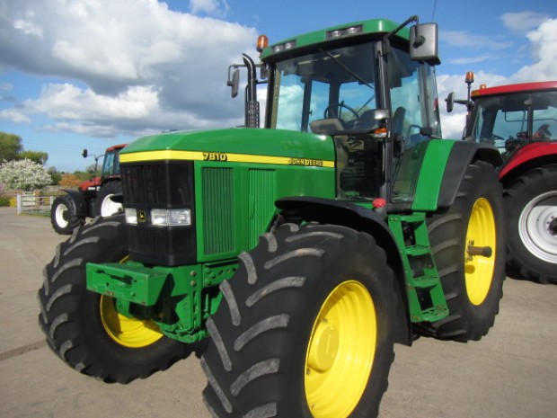 John Deere 7810