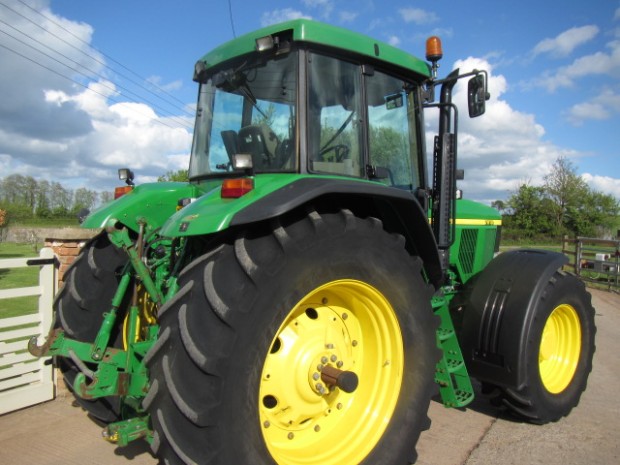 John Deere 7810