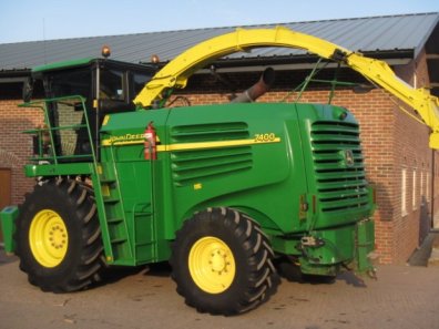 John Deere 7400
