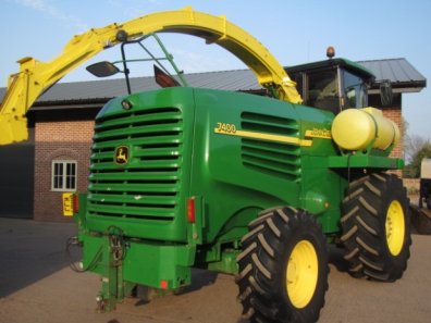 John Deere 7400