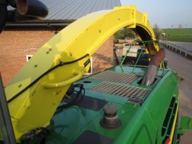 John Deere 7400