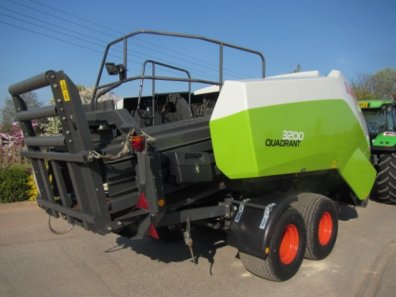 Claas Quadrant 3200 baler