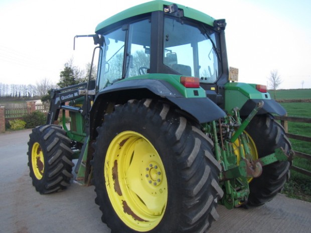 John Deere 6600