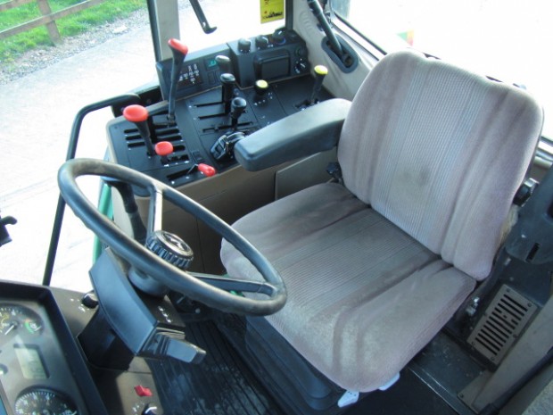 John Deere 6600