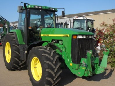 John Deere 8400