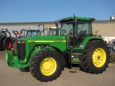 John Deere 8400