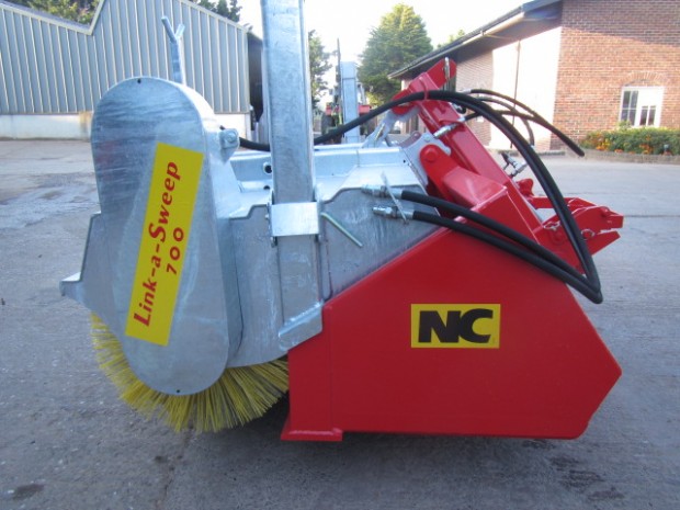 NC Link-a-Sweep 7ft road brush