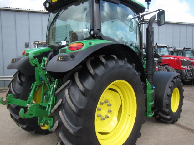 John Deere 6125R