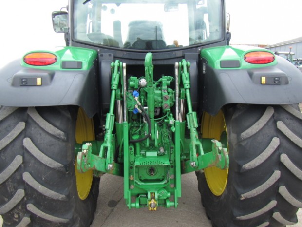 John Deere 6125R