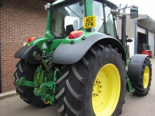 John Deere 6630