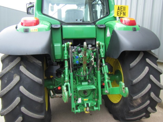 John Deere 6630