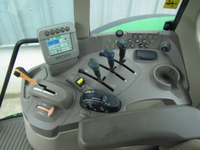 John Deere 6630